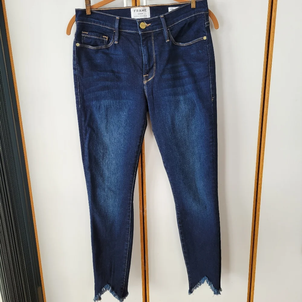 NWOT Frame Le Skinny De Jeanne Raw-Hem Mid-Rise Jeans
